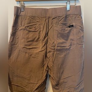 RVCA lilac coloured lightweight trousers